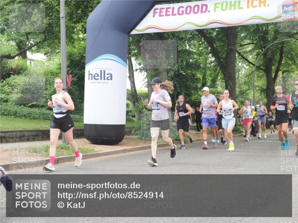 29.06.2025 - hella hamburg halbmarathon KatJ http://msf.ph/oto/8524914 29.06.2025 10:52:25 Zwischen KM18-KM19 1062, 3328, 7760, 8171, 8219 meine-sportfotos.de