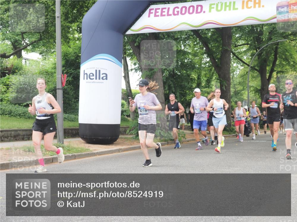 29.06.2025 - hella hamburg halbmarathon KatJ http://msf.ph/oto/8524919 29.06.2025 10:52:25 Zwischen KM18-KM19 1062, 3328, 7760, 8171, 8219 meine-sportfotos.de