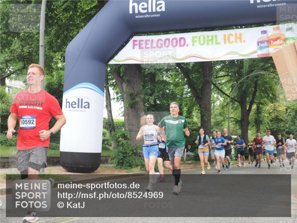 29.06.2025 - hella hamburg halbmarathon KatJ http://msf.ph/oto/8524969 29.06.2025 11:01:52 Zwischen KM18-KM19 1240, 1622, 1749, 2108, 5631, 6126, 6522 meine-sportfotos.de