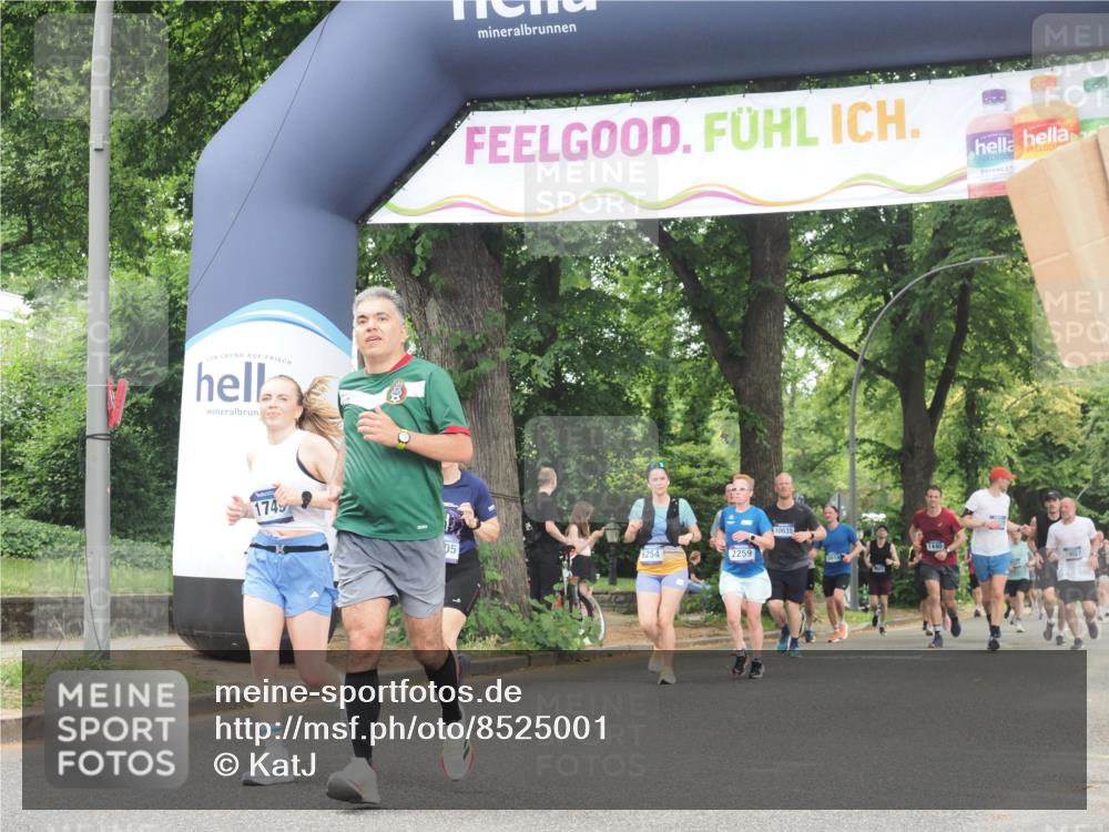 29.06.2025 - hella hamburg halbmarathon KatJ http://msf.ph/oto/8525001 29.06.2025 11:01:53 Zwischen KM18-KM19 1553, 1622, 1749, 2108, 5631, 6126, 6522 meine-sportfotos.de