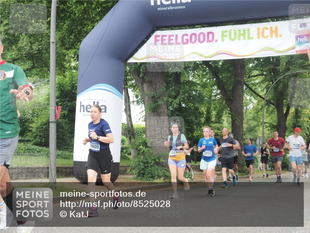 29.06.2025 - hella hamburg halbmarathon KatJ http://msf.ph/oto/8525028 29.06.2025 11:01:54 Zwischen KM18-KM19 1553, 1749, 2108, 2259, 5631, 6126, 6522 meine-sportfotos.de