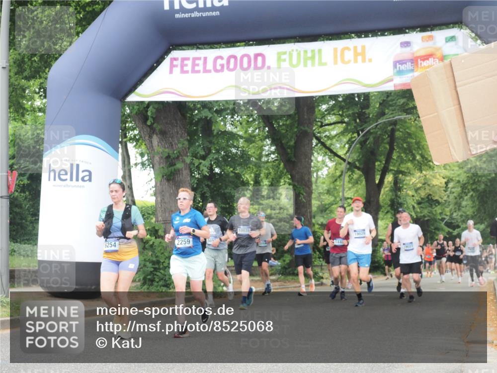 29.06.2025 - hella hamburg halbmarathon KatJ http://msf.ph/oto/8525068 29.06.2025 11:01:55 Zwischen KM18-KM19 1553, 1749, 2108, 2259, 5631, 6126, 6522 meine-sportfotos.de