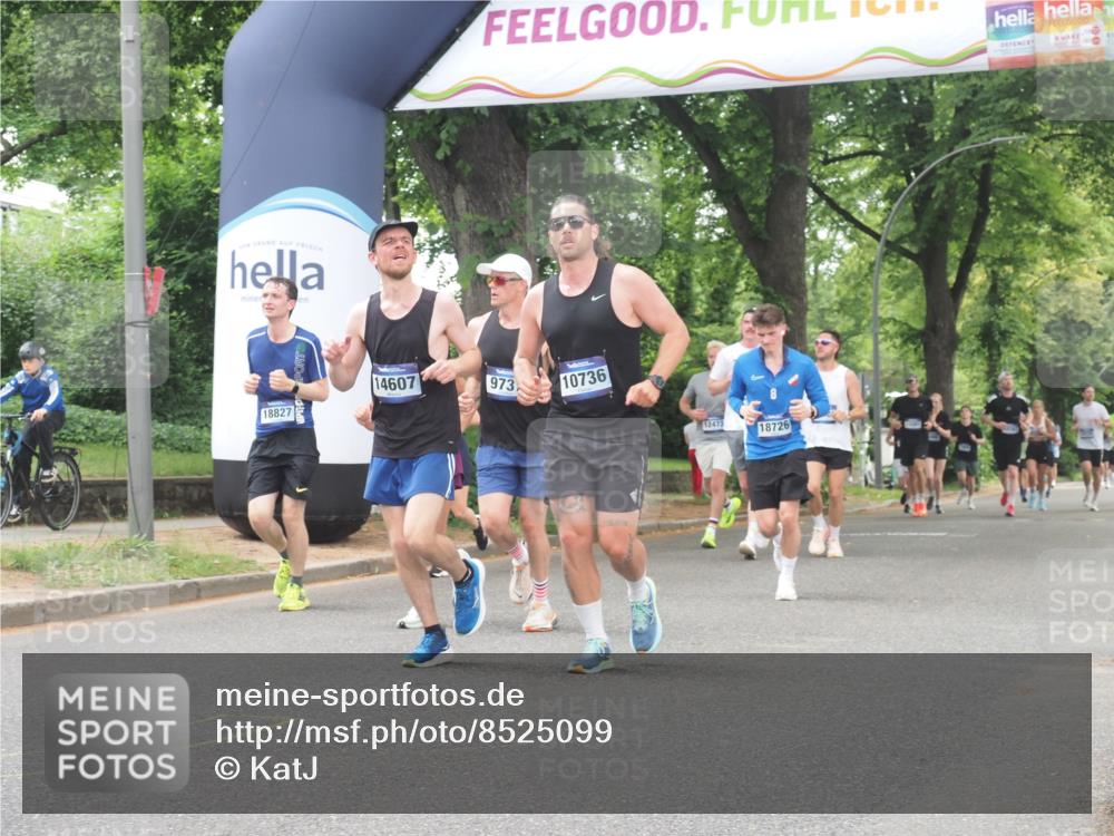 29.06.2025 - hella hamburg halbmarathon KatJ http://msf.ph/oto/8525099 29.06.2025 10:52:34 Zwischen KM18-KM19 1034, 3112, 5464, 6590, 7826, 8405 meine-sportfotos.de