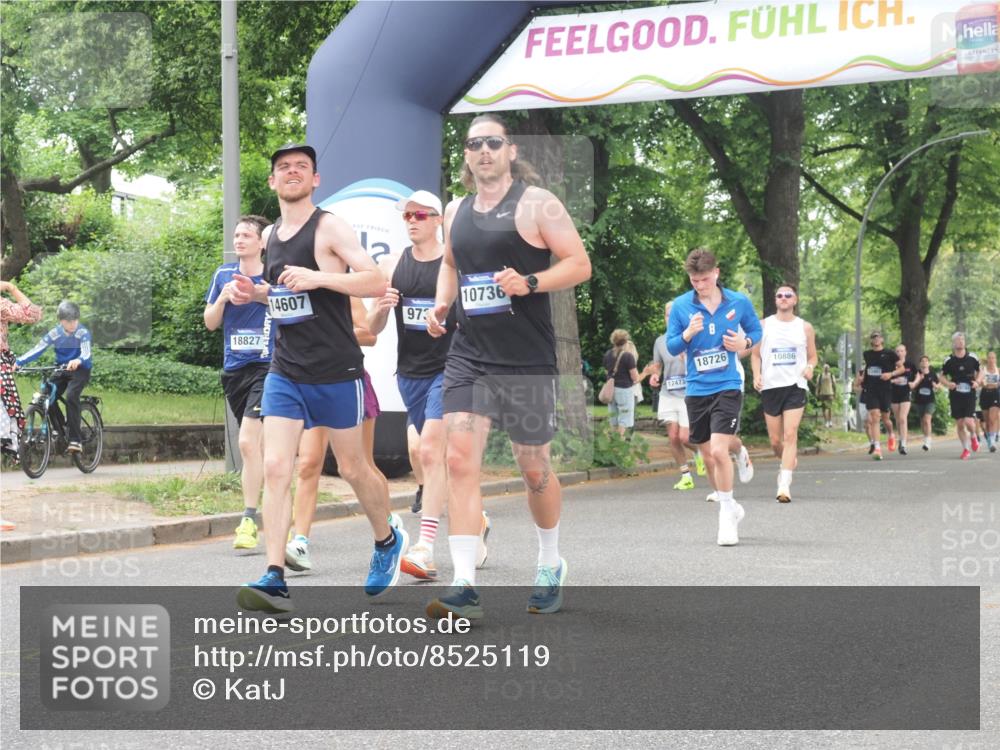 29.06.2025 - hella hamburg halbmarathon KatJ http://msf.ph/oto/8525119 29.06.2025 10:52:35 Zwischen KM18-KM19 1034, 5464, 6590, 7826, 8405 meine-sportfotos.de