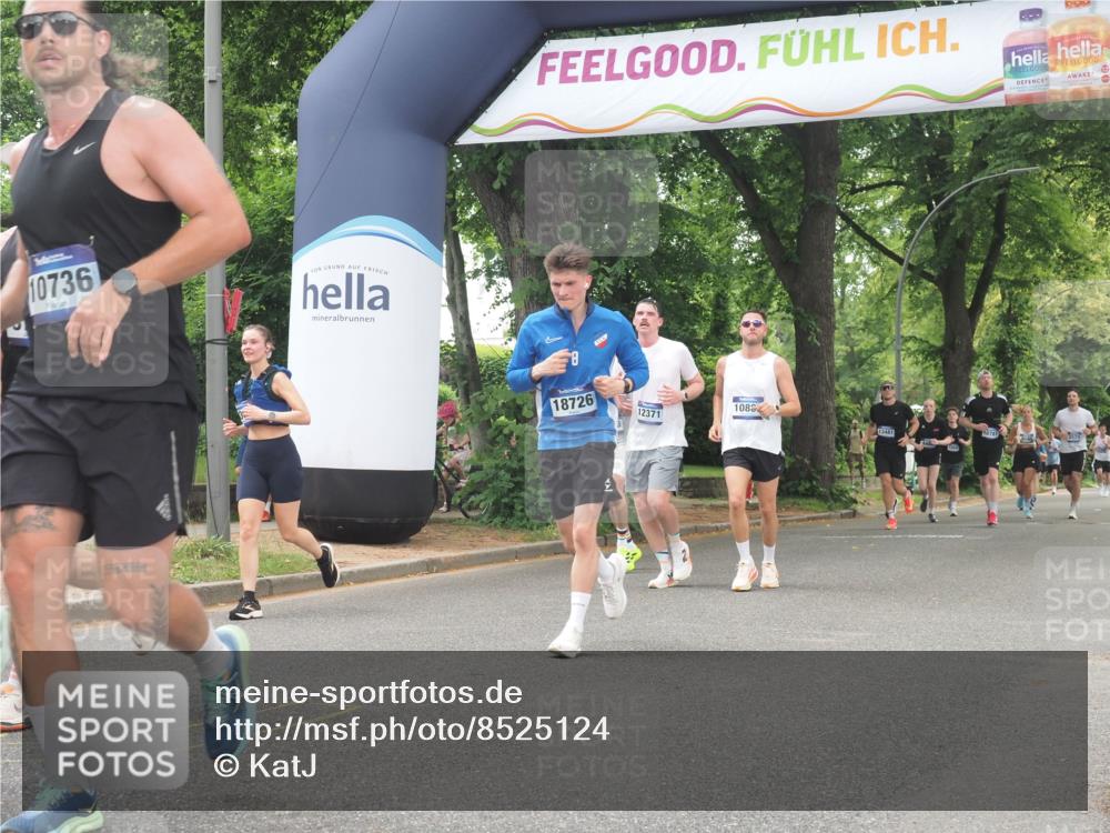 29.06.2025 - hella hamburg halbmarathon KatJ http://msf.ph/oto/8525124 29.06.2025 10:52:35 Zwischen KM18-KM19 1034, 5464, 6590, 7826, 8405 meine-sportfotos.de