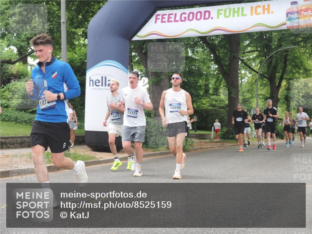 29.06.2025 - hella hamburg halbmarathon KatJ http://msf.ph/oto/8525159 29.06.2025 10:52:37 Zwischen KM18-KM19 7826 meine-sportfotos.de