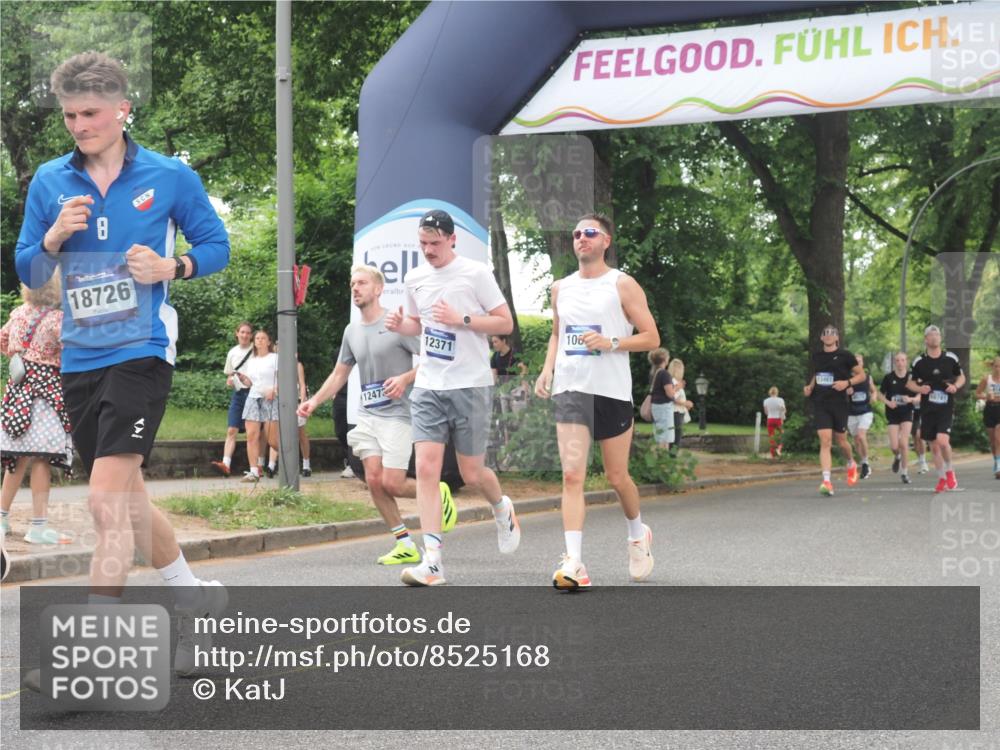 29.06.2025 - hella hamburg halbmarathon KatJ http://msf.ph/oto/8525168 29.06.2025 10:52:37 Zwischen KM18-KM19 7826 meine-sportfotos.de