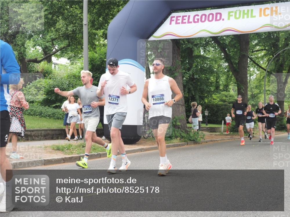 29.06.2025 - hella hamburg halbmarathon KatJ http://msf.ph/oto/8525178 29.06.2025 10:52:37 Zwischen KM18-KM19 7826 meine-sportfotos.de