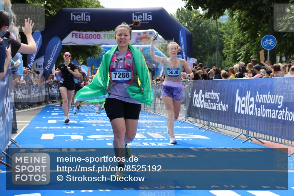 29.06.2025 - hella hamburg halbmarathon Strokosch-Dieckow http://msf.ph/oto/8525192 29.06.2025 11:28:04 Ziel 1747, 1836, 2526, 2831, 2832, 3822, 4349, 4807, 4924, 5838, 6859, 7266, 8286, 8962, 9078, 9913, 10354, 10435, 11046, 12710, 12844, 12874, 14347, 14986, 16010, 16107, 17495 meine-sportfotos.de