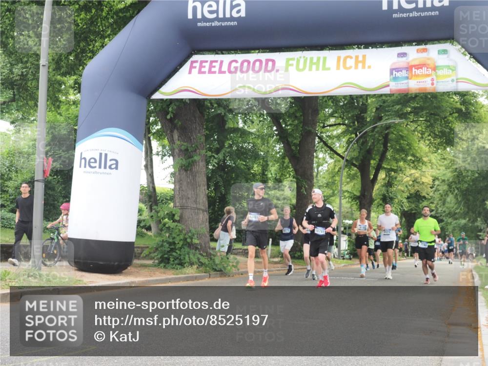 29.06.2025 - hella hamburg halbmarathon KatJ http://msf.ph/oto/8525197 29.06.2025 10:52:38 Zwischen KM18-KM19 7826 meine-sportfotos.de
