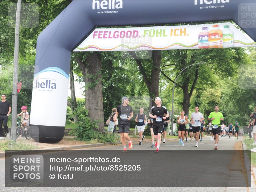 29.06.2025 - hella hamburg halbmarathon KatJ http://msf.ph/oto/8525205 29.06.2025 10:52:39 Zwischen KM18-KM19 3746, 4488, 7826 meine-sportfotos.de