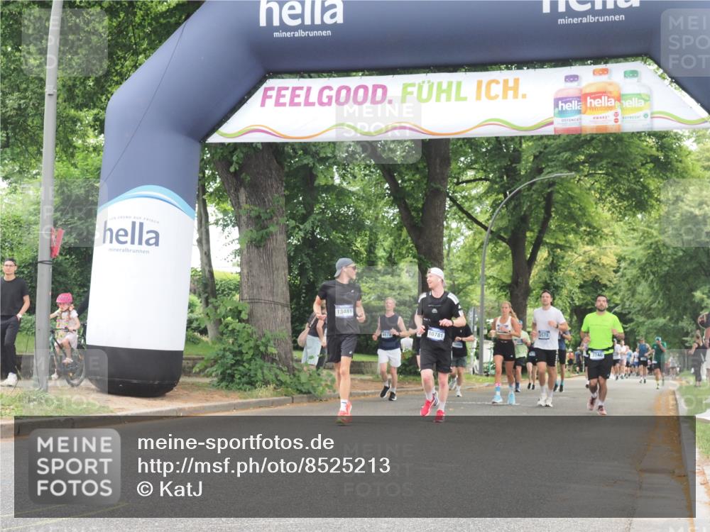 29.06.2025 - hella hamburg halbmarathon KatJ http://msf.ph/oto/8525213 29.06.2025 10:52:39 Zwischen KM18-KM19 3746, 4488, 7826 meine-sportfotos.de