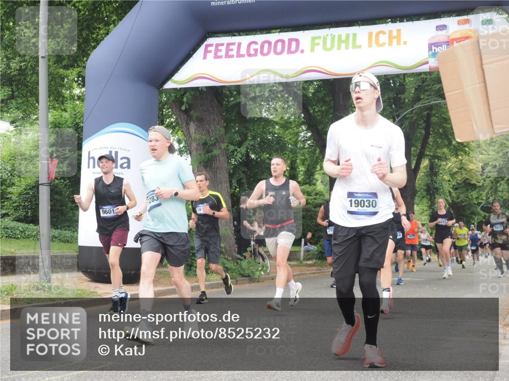29.06.2025 - hella hamburg halbmarathon KatJ http://msf.ph/oto/8525232 29.06.2025 11:02:02 Zwischen KM18-KM19 1440, 2259, 2989, 6254, 7753 meine-sportfotos.de