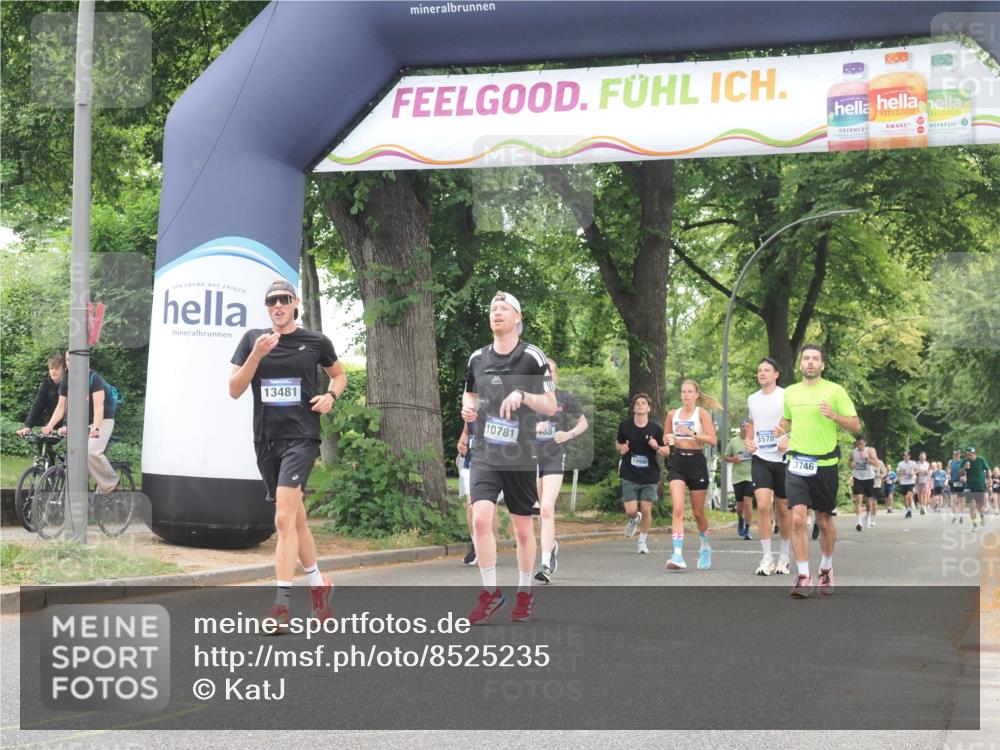 29.06.2025 - hella hamburg halbmarathon KatJ http://msf.ph/oto/8525235 29.06.2025 10:52:40 Zwischen KM18-KM19 3578, 3746, 4488 meine-sportfotos.de