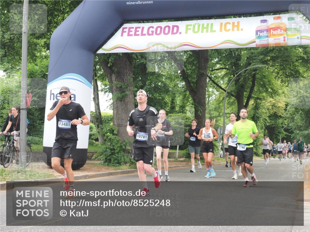 29.06.2025 - hella hamburg halbmarathon KatJ http://msf.ph/oto/8525248 29.06.2025 10:52:40 Zwischen KM18-KM19 3578, 3746, 4488 meine-sportfotos.de