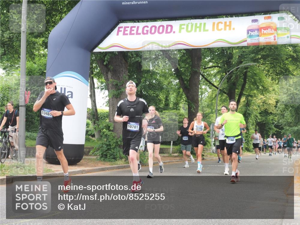 29.06.2025 - hella hamburg halbmarathon KatJ http://msf.ph/oto/8525255 29.06.2025 10:52:41 Zwischen KM18-KM19 3578, 3746, 4488 meine-sportfotos.de