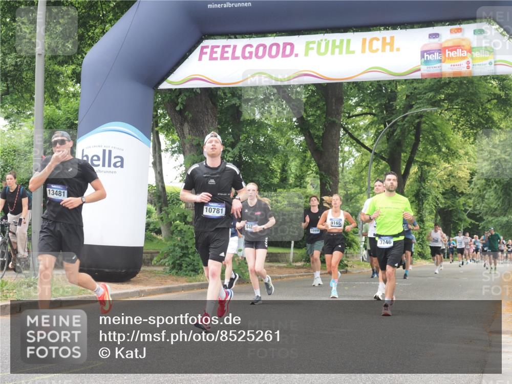 29.06.2025 - hella hamburg halbmarathon KatJ http://msf.ph/oto/8525261 29.06.2025 10:52:41 Zwischen KM18-KM19 3578, 3746, 4488 meine-sportfotos.de