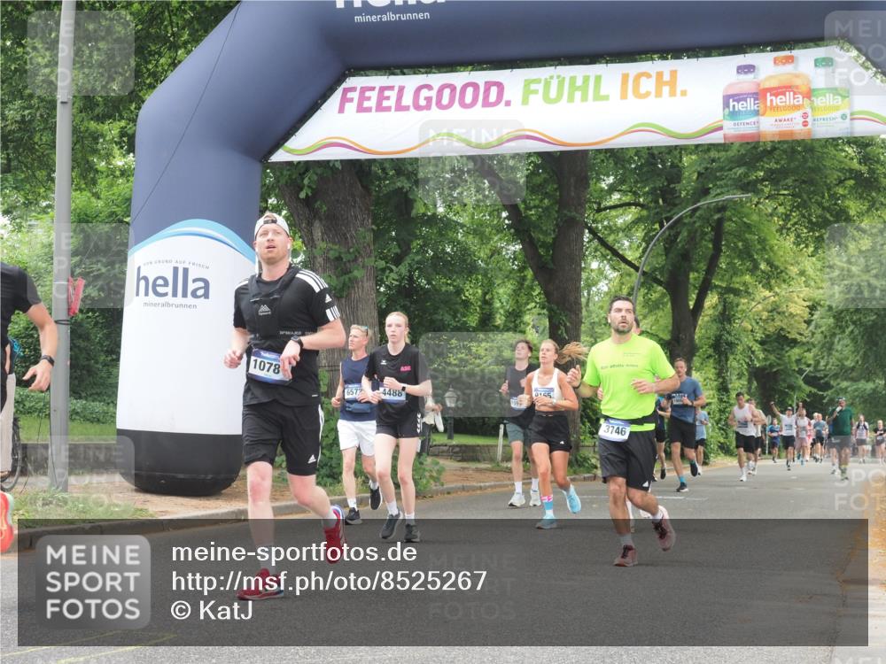 29.06.2025 - hella hamburg halbmarathon KatJ http://msf.ph/oto/8525267 29.06.2025 10:52:41 Zwischen KM18-KM19 3578, 3746, 4488 meine-sportfotos.de