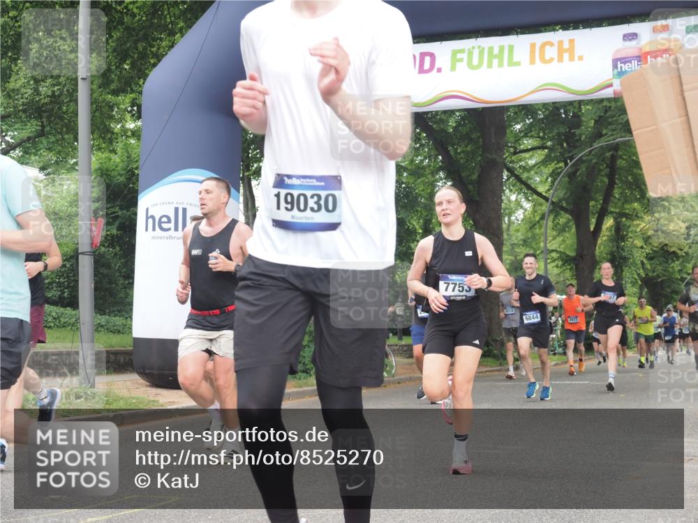 29.06.2025 - hella hamburg halbmarathon KatJ http://msf.ph/oto/8525270 29.06.2025 11:02:03 Zwischen KM18-KM19 1440, 2989, 6254, 6844, 7753 meine-sportfotos.de