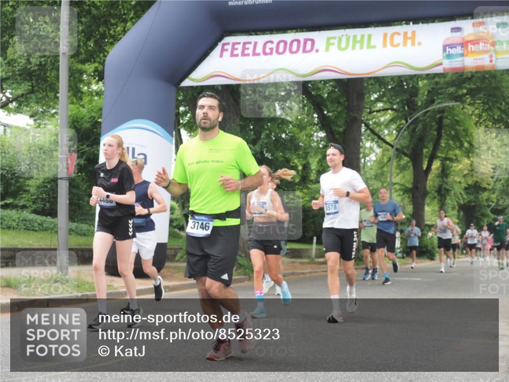29.06.2025 - hella hamburg halbmarathon KatJ http://msf.ph/oto/8525323 29.06.2025 10:52:42 Zwischen KM18-KM19 3578, 3746, 4488 meine-sportfotos.de