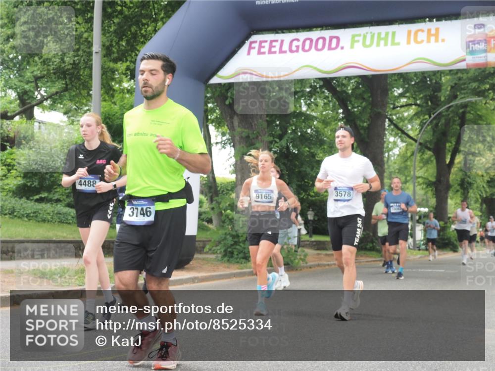 29.06.2025 - hella hamburg halbmarathon KatJ http://msf.ph/oto/8525334 29.06.2025 10:52:43 Zwischen KM18-KM19 3578, 3746, 4488, 6572 meine-sportfotos.de