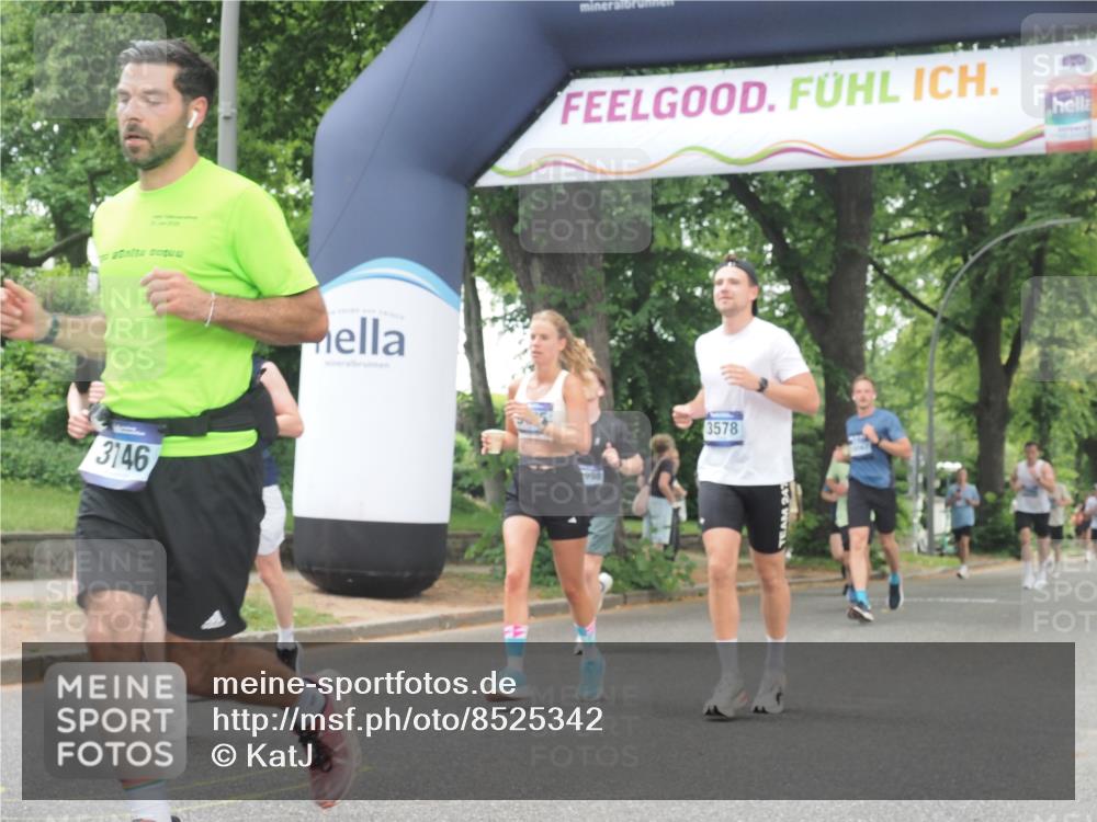 29.06.2025 - hella hamburg halbmarathon KatJ http://msf.ph/oto/8525342 29.06.2025 10:52:43 Zwischen KM18-KM19 3578, 3746, 4488, 6572 meine-sportfotos.de