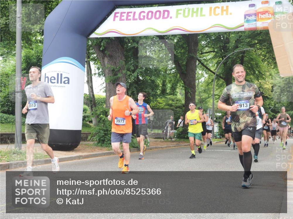29.06.2025 - hella hamburg halbmarathon KatJ http://msf.ph/oto/8525366 29.06.2025 11:02:08 Zwischen KM18-KM19 2989, 3762, 3977, 6844, 7753, 7913, 8513, 8597 meine-sportfotos.de