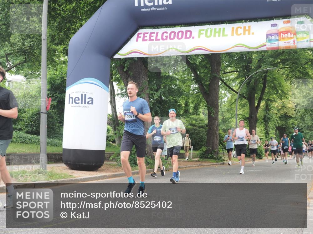 29.06.2025 - hella hamburg halbmarathon KatJ http://msf.ph/oto/8525402 29.06.2025 10:52:45 Zwischen KM18-KM19 3578, 3746, 4488, 6572 meine-sportfotos.de
