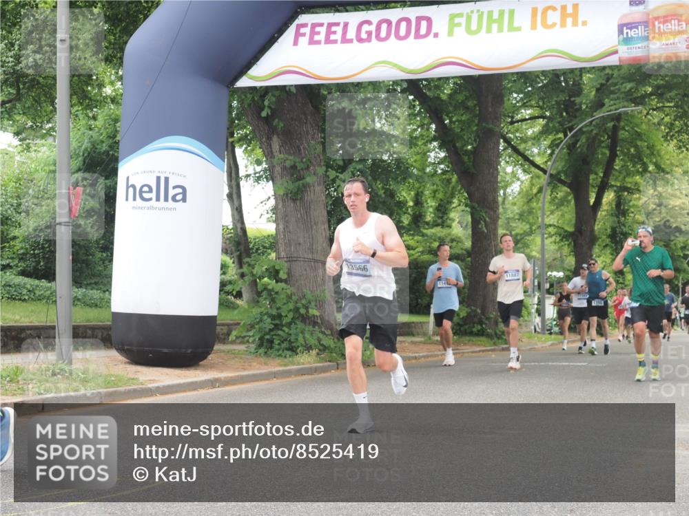 29.06.2025 - hella hamburg halbmarathon KatJ http://msf.ph/oto/8525419 29.06.2025 10:52:48 Zwischen KM18-KM19 3578, 6572 meine-sportfotos.de