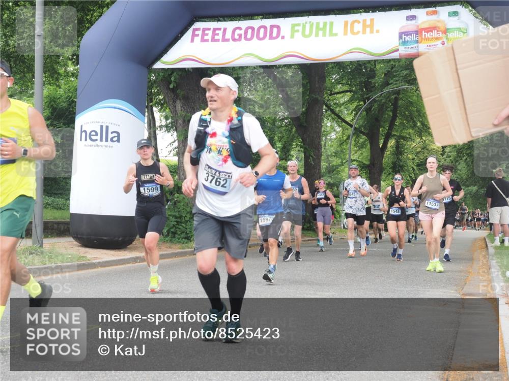 29.06.2025 - hella hamburg halbmarathon KatJ http://msf.ph/oto/8525423 29.06.2025 11:02:11 Zwischen KM18-KM19 1599, 3762, 3977, 6844, 7360, 7913, 8513, 8597 meine-sportfotos.de
