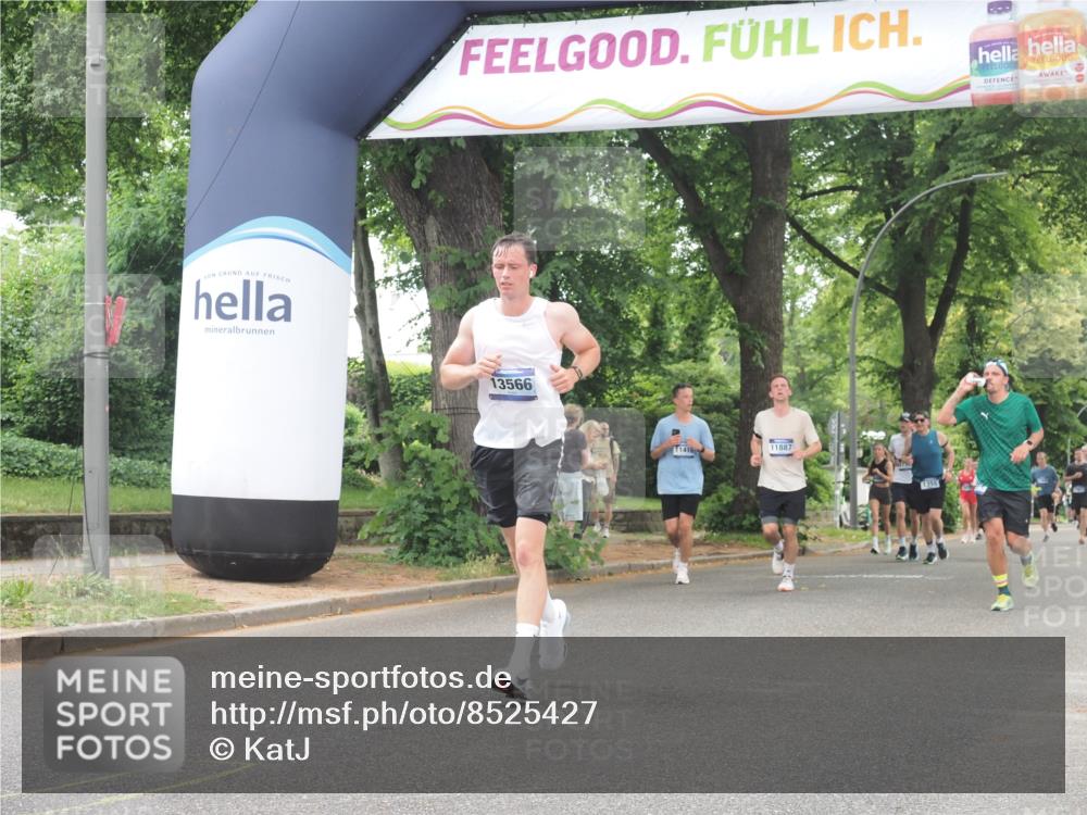 29.06.2025 - hella hamburg halbmarathon KatJ http://msf.ph/oto/8525427 29.06.2025 10:52:48 Zwischen KM18-KM19 3578, 6572 meine-sportfotos.de