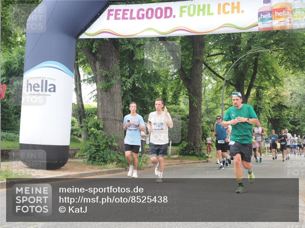 29.06.2025 - hella hamburg halbmarathon KatJ http://msf.ph/oto/8525438 29.06.2025 10:52:50 Zwischen KM18-KM19 3994, 6572 meine-sportfotos.de