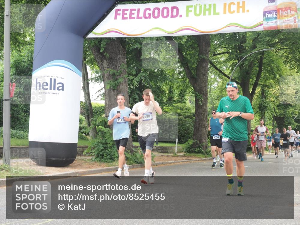 29.06.2025 - hella hamburg halbmarathon KatJ http://msf.ph/oto/8525455 29.06.2025 10:52:50 Zwischen KM18-KM19 3994, 6572 meine-sportfotos.de