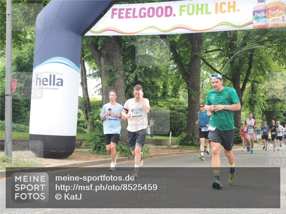 29.06.2025 - hella hamburg halbmarathon KatJ http://msf.ph/oto/8525459 29.06.2025 10:52:50 Zwischen KM18-KM19 3994, 6572 meine-sportfotos.de