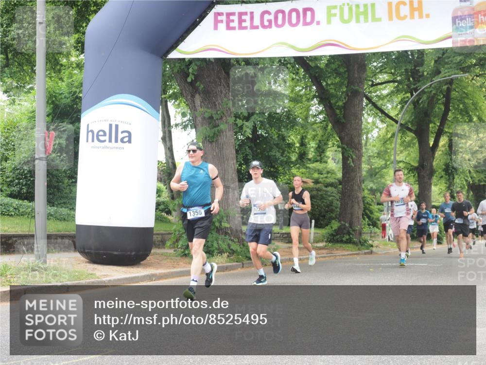 29.06.2025 - hella hamburg halbmarathon KatJ http://msf.ph/oto/8525495 29.06.2025 10:52:53 Zwischen KM18-KM19 1355, 3994 meine-sportfotos.de