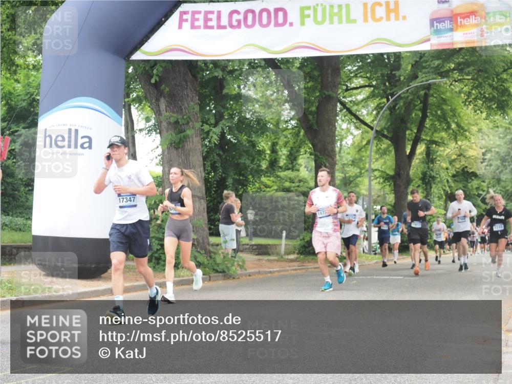 29.06.2025 - hella hamburg halbmarathon KatJ http://msf.ph/oto/8525517 29.06.2025 10:52:54 Zwischen KM18-KM19 1355, 3994 meine-sportfotos.de