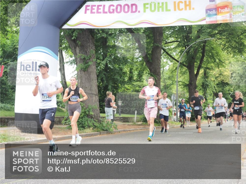29.06.2025 - hella hamburg halbmarathon KatJ http://msf.ph/oto/8525529 29.06.2025 10:52:54 Zwischen KM18-KM19 1355, 3994 meine-sportfotos.de