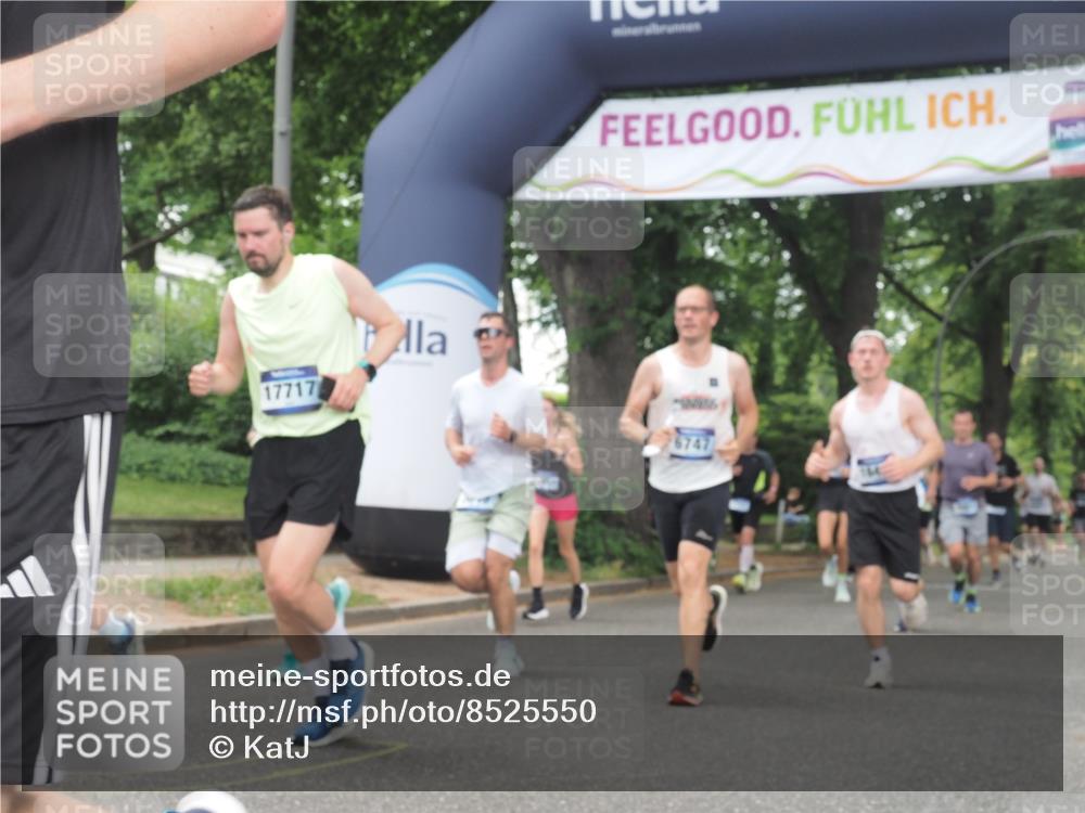 29.06.2025 - hella hamburg halbmarathon KatJ http://msf.ph/oto/8525550 29.06.2025 11:02:16 Zwischen KM18-KM19 1083, 1548, 1599, 3013, 6715, 6747, 7019, 7360, 8645 meine-sportfotos.de