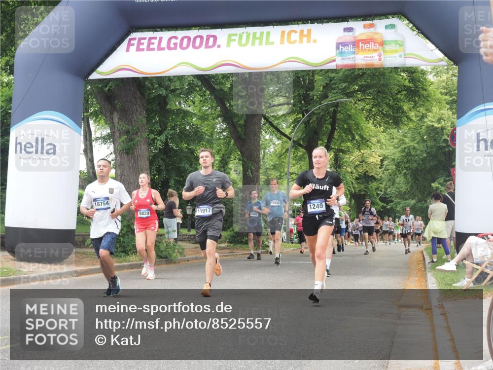 29.06.2025 - hella hamburg halbmarathon KatJ http://msf.ph/oto/8525557 29.06.2025 10:52:57 Zwischen KM18-KM19 1249, 1355, 3994, 6489 meine-sportfotos.de