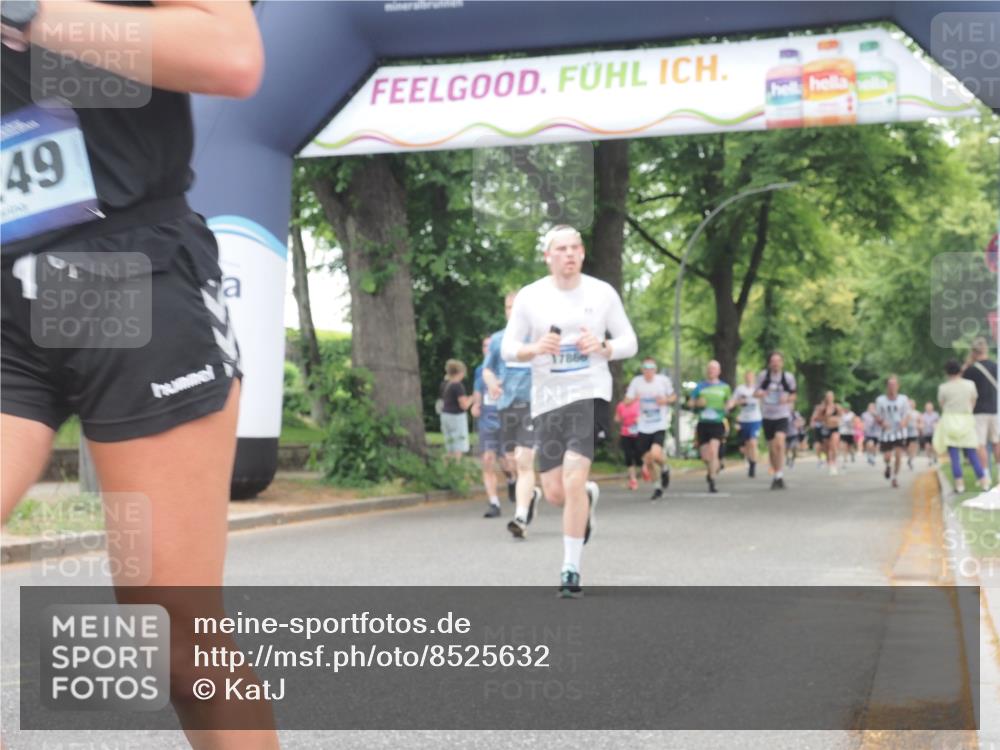 29.06.2025 - hella hamburg halbmarathon KatJ http://msf.ph/oto/8525632 29.06.2025 10:53:00 Zwischen KM18-KM19 1249, 6489 meine-sportfotos.de