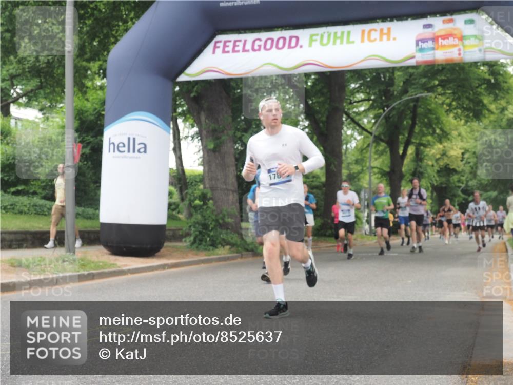 29.06.2025 - hella hamburg halbmarathon KatJ http://msf.ph/oto/8525637 29.06.2025 10:53:00 Zwischen KM18-KM19 1249, 6489 meine-sportfotos.de