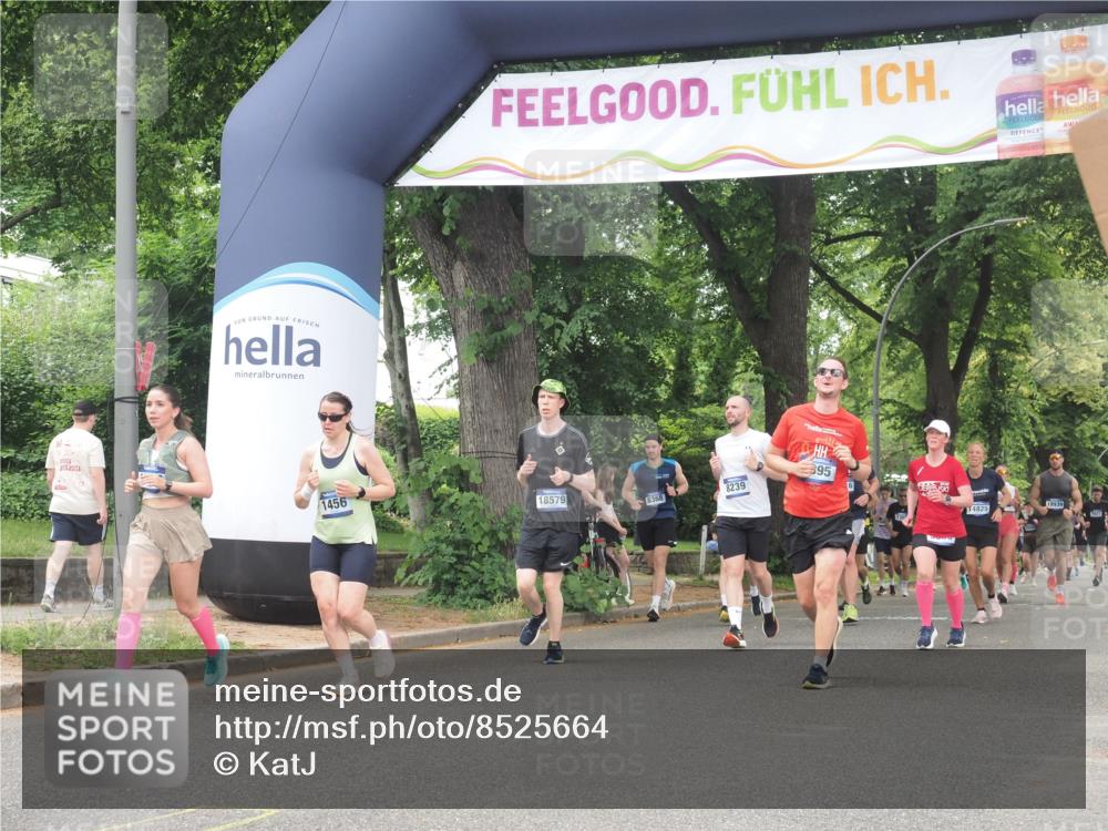 29.06.2025 - hella hamburg halbmarathon KatJ http://msf.ph/oto/8525664 29.06.2025 11:02:22 Zwischen KM18-KM19 1083, 1456, 2147, 2895, 3013, 5981, 6747, 7249, 8239 meine-sportfotos.de