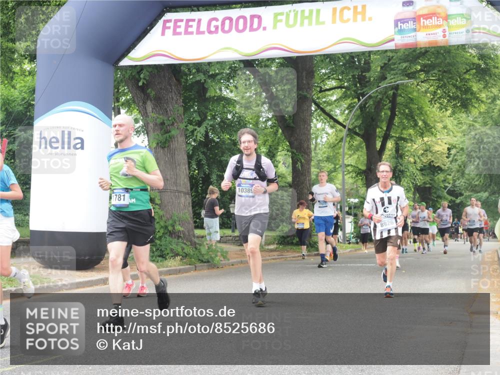 29.06.2025 - hella hamburg halbmarathon KatJ http://msf.ph/oto/8525686 29.06.2025 10:53:04 Zwischen KM18-KM19 1249, 1781, 5951, 8402 meine-sportfotos.de