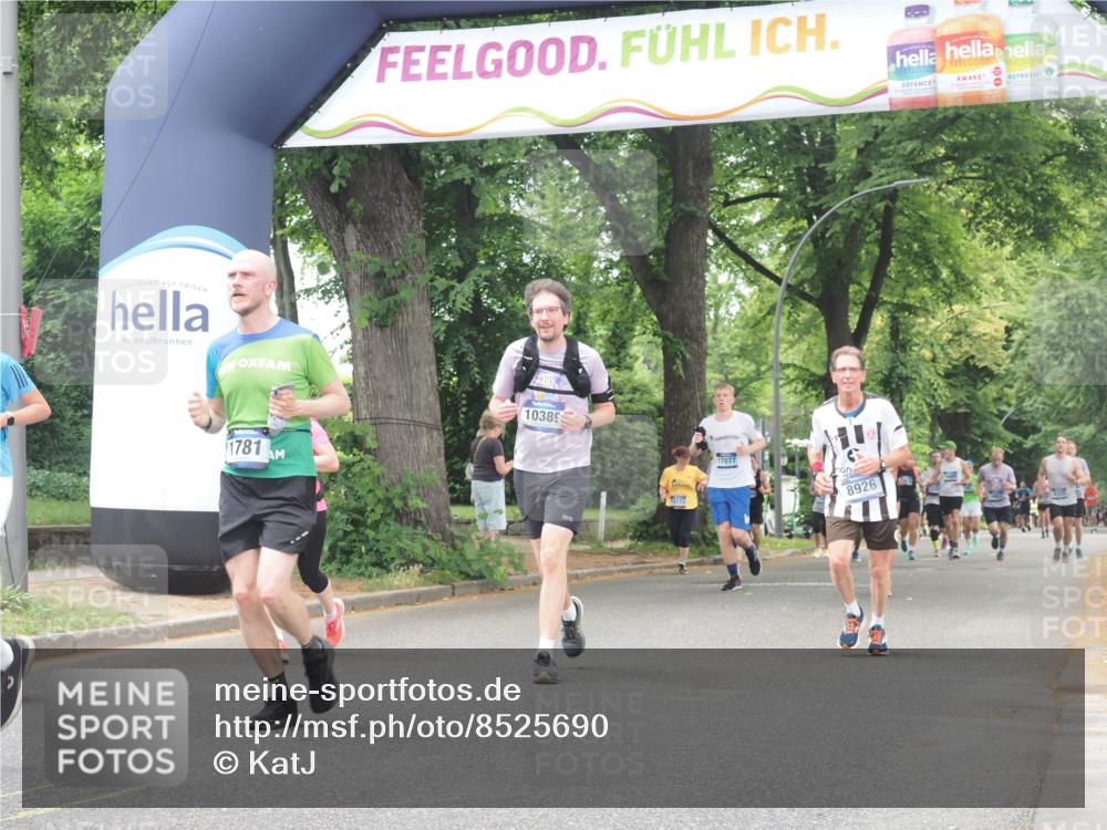 29.06.2025 - hella hamburg halbmarathon KatJ http://msf.ph/oto/8525690 29.06.2025 10:53:04 Zwischen KM18-KM19 1249, 1781, 5951, 8402 meine-sportfotos.de