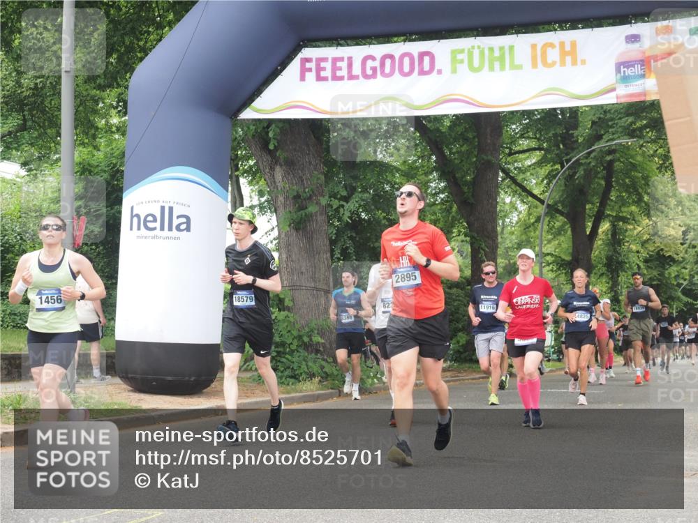 29.06.2025 - hella hamburg halbmarathon KatJ http://msf.ph/oto/8525701 29.06.2025 11:02:23 Zwischen KM18-KM19 1083, 1456, 2147, 2895, 3013, 5390, 5981, 6747, 7249, 8239 meine-sportfotos.de