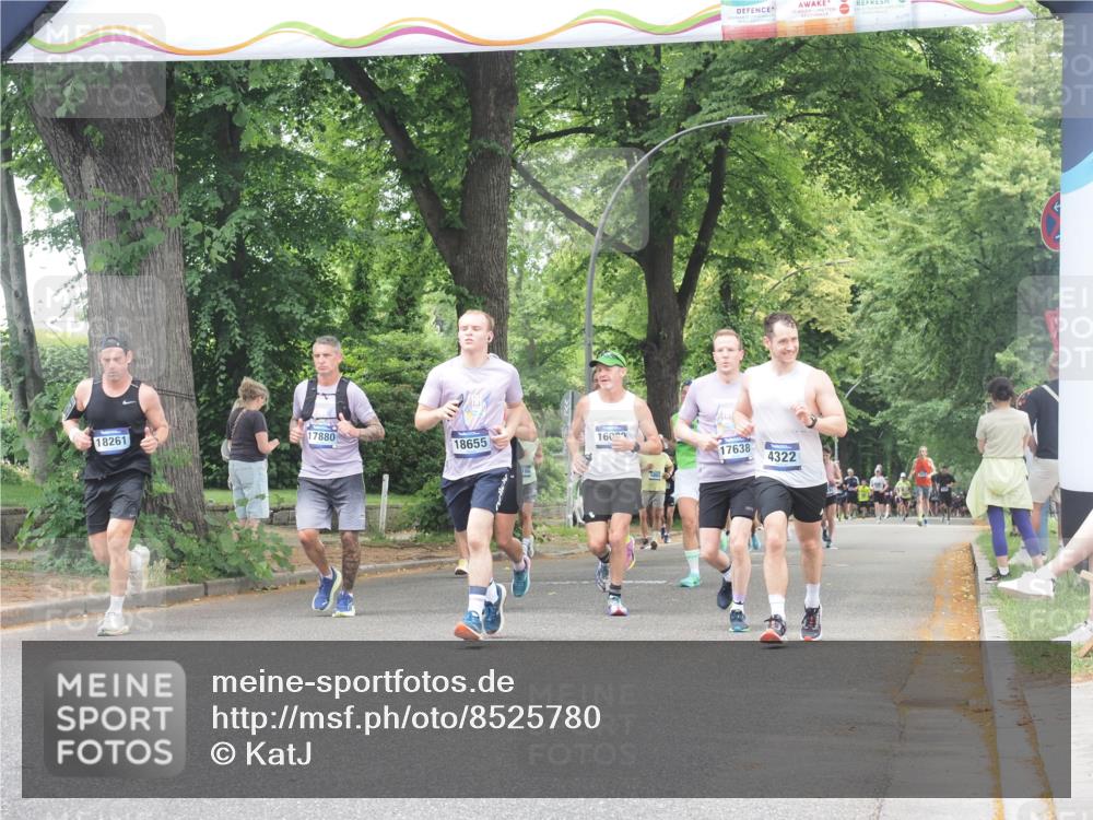 29.06.2025 - hella hamburg halbmarathon KatJ http://msf.ph/oto/8525780 29.06.2025 10:53:10 Zwischen KM18-KM19 1781, 4227, 4322, 4499, 5951, 8402 meine-sportfotos.de