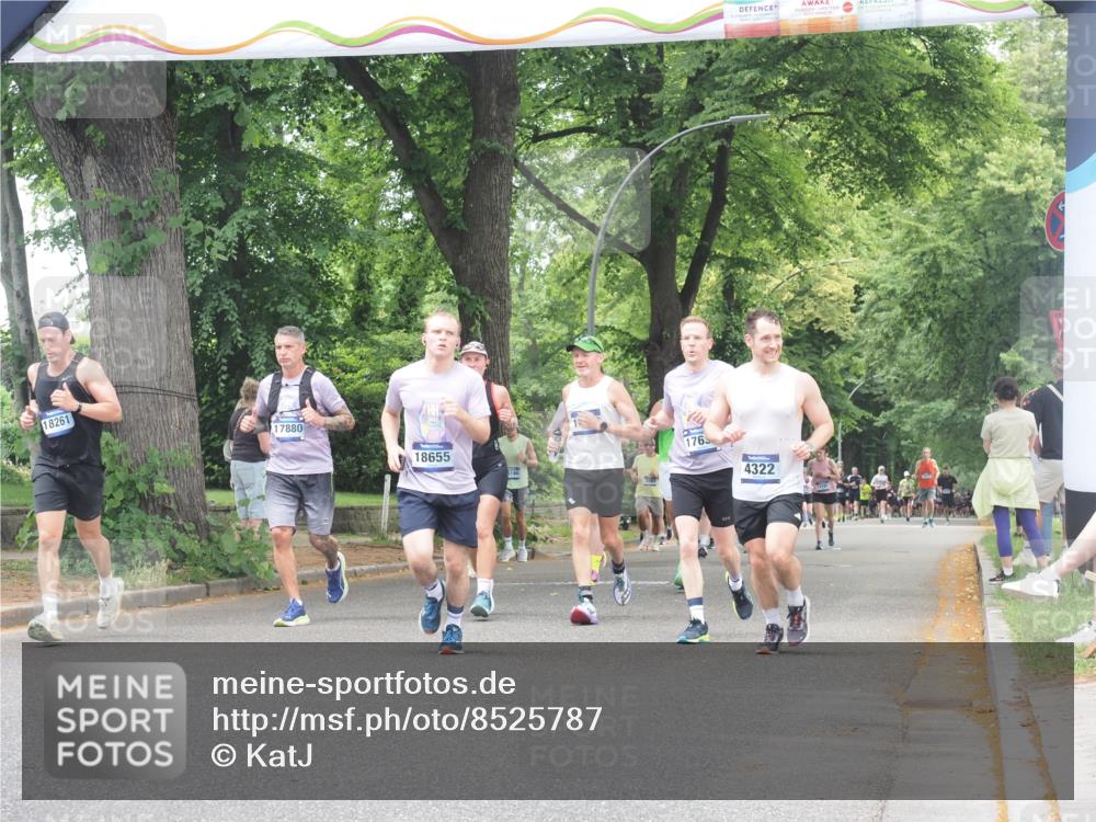 29.06.2025 - hella hamburg halbmarathon KatJ http://msf.ph/oto/8525787 29.06.2025 10:53:10 Zwischen KM18-KM19 1781, 4227, 4322, 4499, 5951, 8402 meine-sportfotos.de