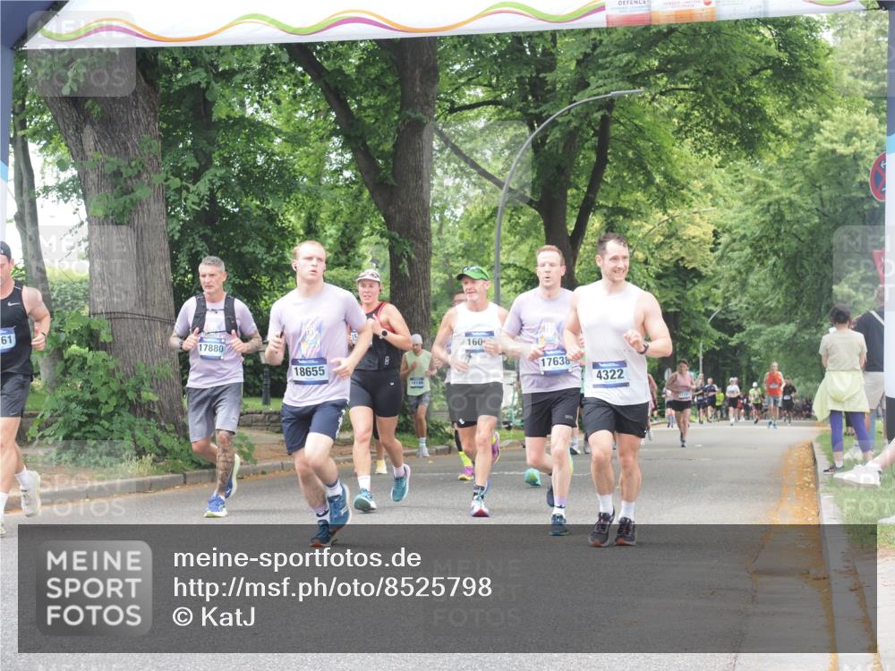 29.06.2025 - hella hamburg halbmarathon KatJ http://msf.ph/oto/8525798 29.06.2025 10:53:10 Zwischen KM18-KM19 1781, 4227, 4322, 4499, 5951, 8402 meine-sportfotos.de