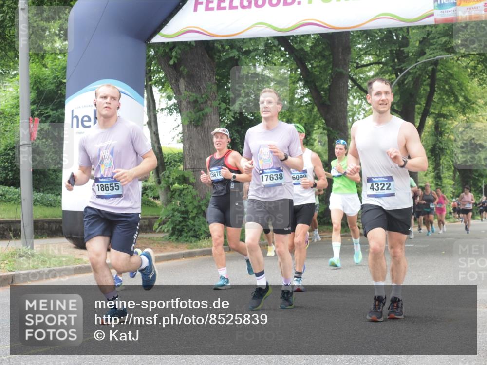 29.06.2025 - hella hamburg halbmarathon KatJ http://msf.ph/oto/8525839 29.06.2025 10:53:12 Zwischen KM18-KM19 1790, 3461, 4227, 4322, 4499 meine-sportfotos.de