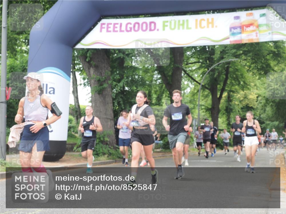 29.06.2025 - hella hamburg halbmarathon KatJ http://msf.ph/oto/8525847 29.06.2025 11:02:30 Zwischen KM18-KM19 5390, 6833, 7021, 7258, 8239, 8368 meine-sportfotos.de